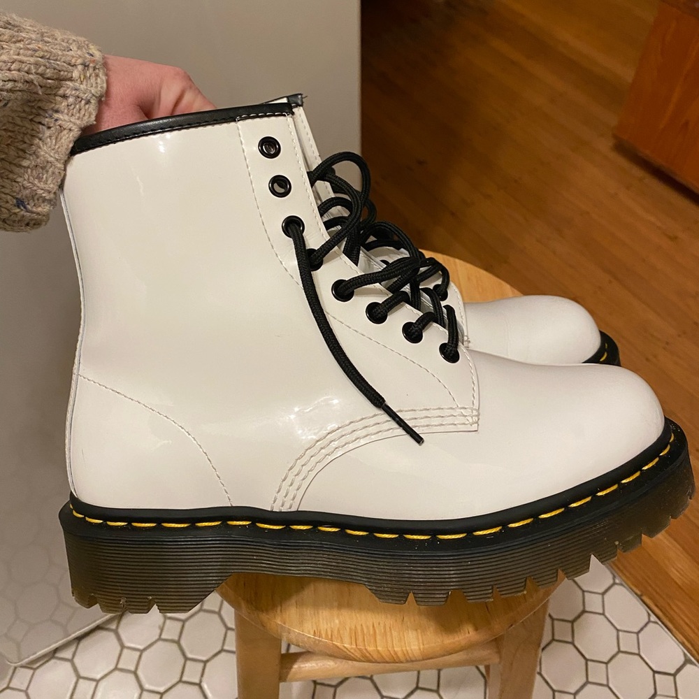Dr. Martens size Women’s 9 - white